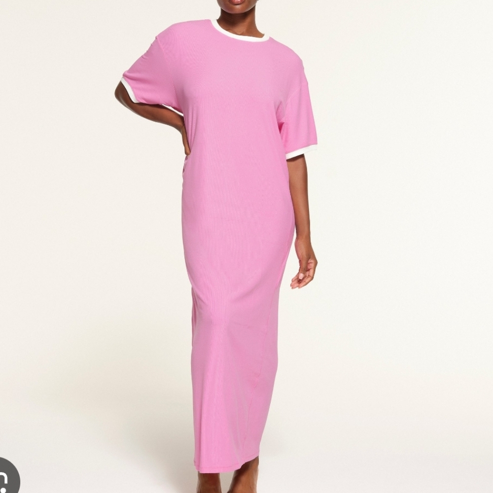 Skims Loung Wear